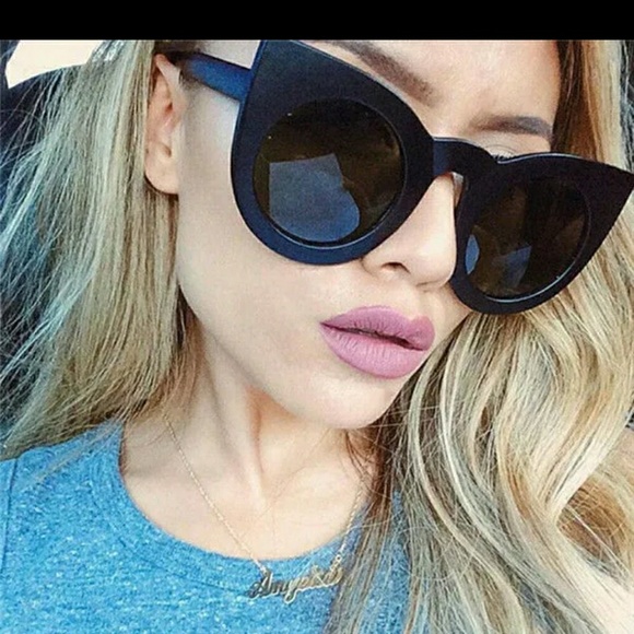 Accessories - Trendy Cat Eye Chic Vintage Look NEW